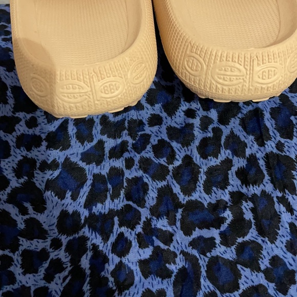 *******Sold********Bebe Malaga slides, NWT - Picture 2 of 4